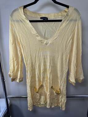 Bebe Yellow 3/4 Sleeve V-Neck Tunic Top with Silk Trim